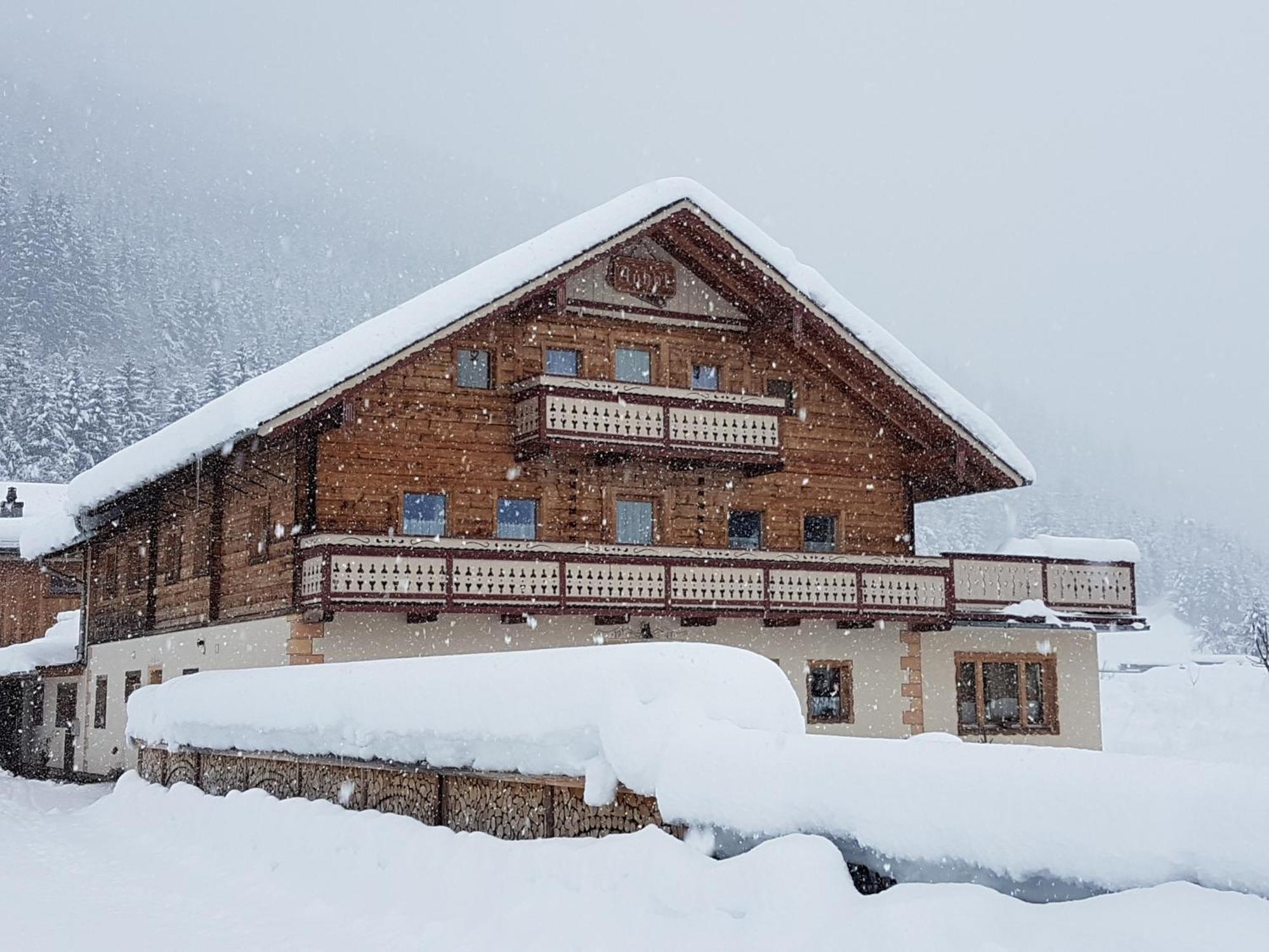 Chalet Auhof Bed and Breakfast Flachau Exteriör bild